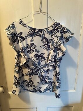 MELLODAY Navy Floral Ruffle Sleeve Blouse on White
